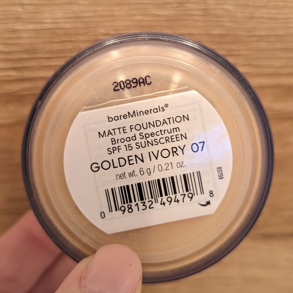 NEW Never Opened Golden Ivory Matte bareMinerals Foundation